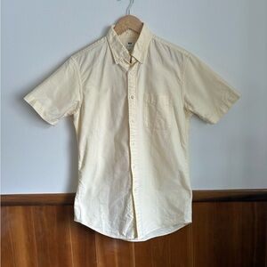Uniqlo Short-Sleeve Button-Down Shirt in Light Cream